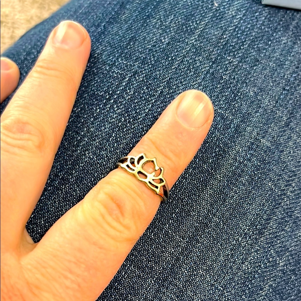 New, Silver Lotus Flower Ring